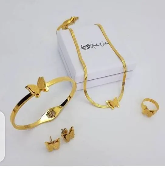 Jewelries - 4