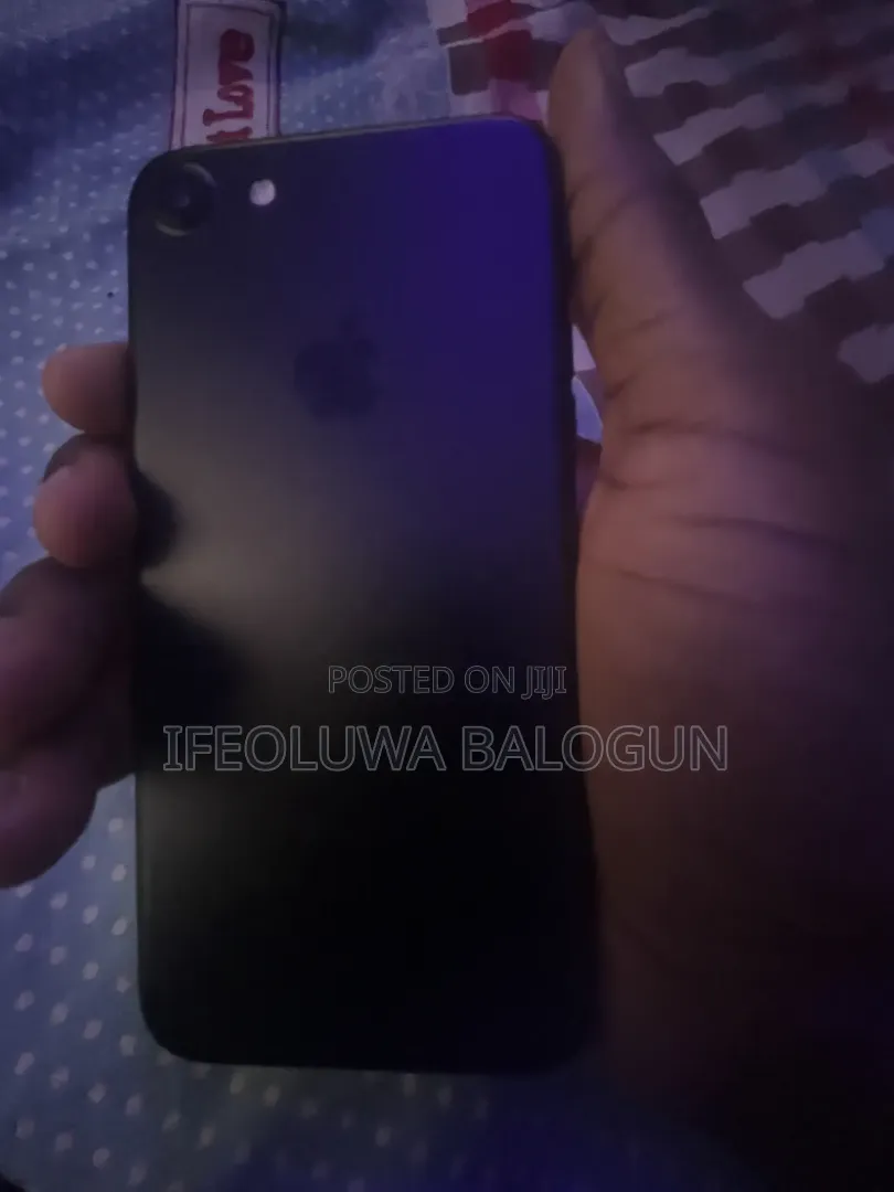 iPhone 7 - 1