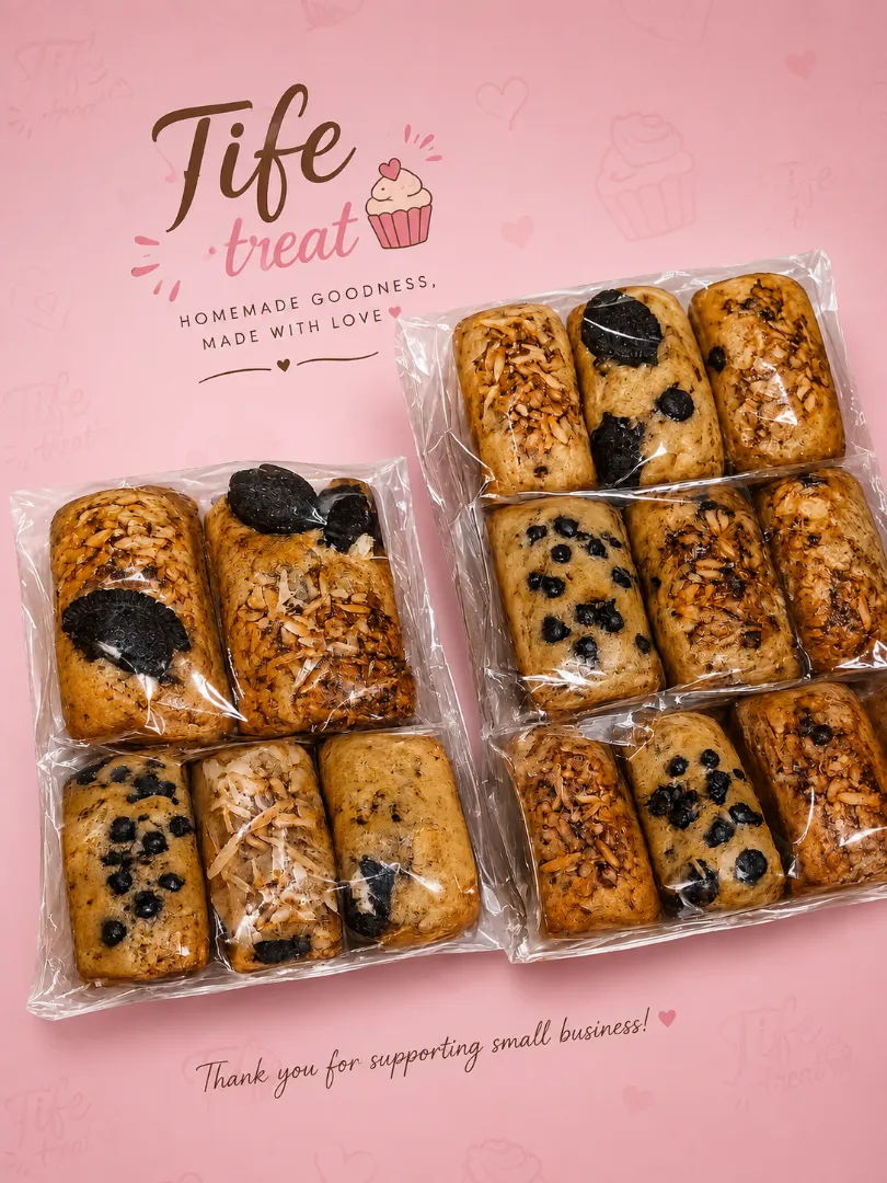 Coconut bread and banana bread freshly baked , plain 2,000,choloclate toppings 2,500, Oreos toppings 3,000 - 4